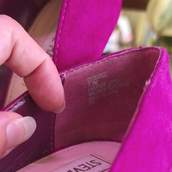 STEVE MADDEN fuchsia suede high heels 7.5 M- Worn only once - Picture 3 of 7